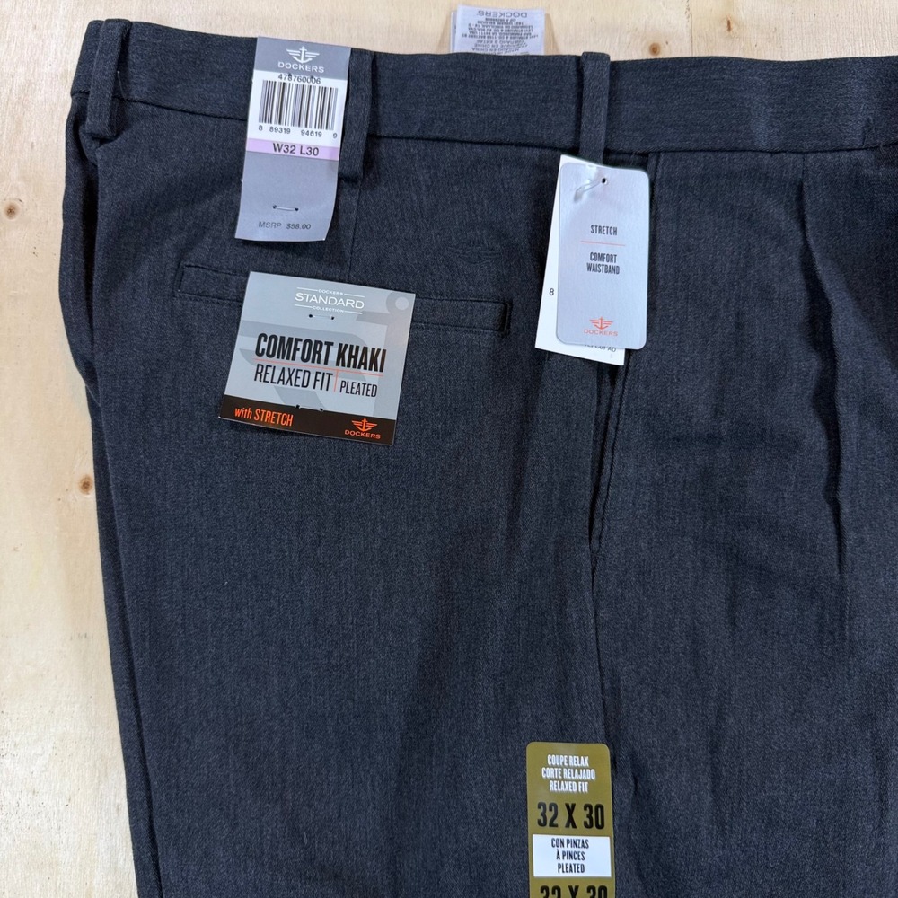 Dockers Comfort Khaki Mens 32x30 Relaxed Fit Pleated Stretch Pants Charcoal NWT